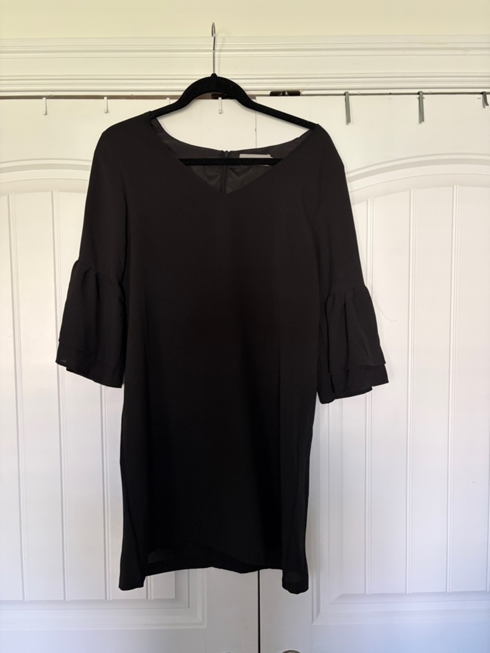 Women’s Black V-Neck Ruffle Sleeve Long-Sleeve Dress